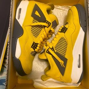 Jordan Retro 4 Lightning